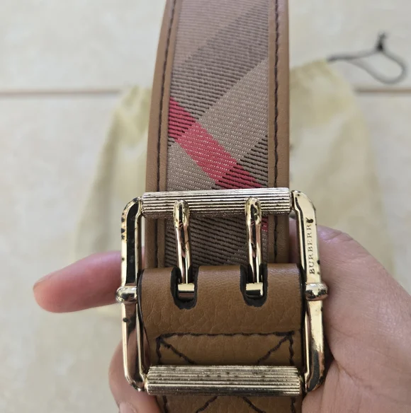 Authentic Unisex Burberry Beige Belt with Iconic Check Print Design Design Burberry | Accessories | Authentic Unisex Burberry Beige  main image 3